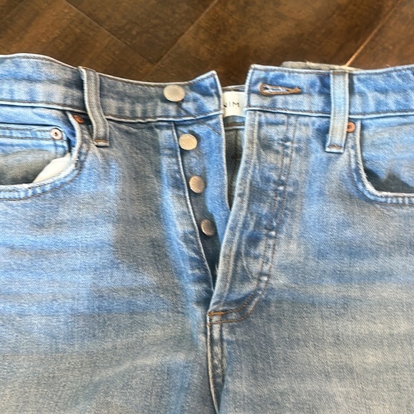 Aritzia jeans from denim forum. Straight leg light wash - Picture 3 of 4